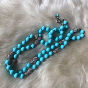 Beautiful turquoise beaded necklace.
